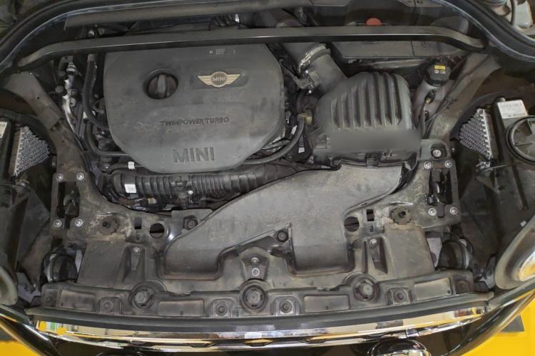 Used MINI Countryman 2017 2.0T COOPER S ALL4 Explorer Engine Bay