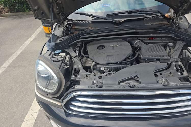 Used MINI Countryman 2017 1.5T COOPER ALL4 Explorer Engine Bay Right