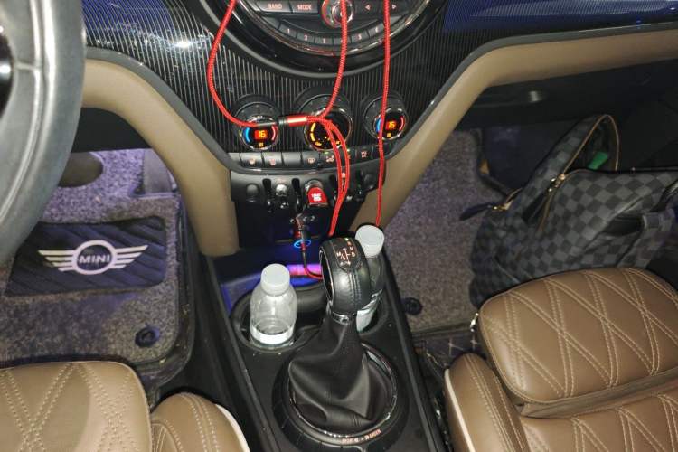 Used MINI Countryman 2017 2.0T COOPER S ALL4 Traveler Gear Lever