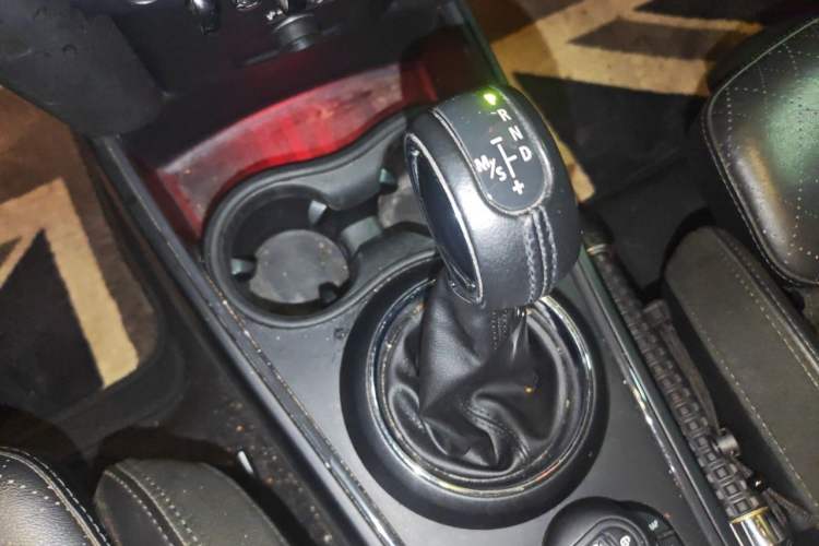 Used MINI Countryman 2017 2.0T COOPER S ALL4 Explorer Gear Lever