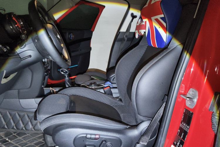 Used MINI Countryman 2017 1.5T COOPER ALL4 Very Holiday Edition Chili Red Left Front Seat
