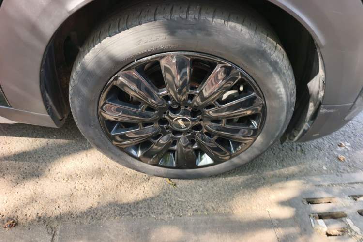Used MINI Countryman 2017 2.0T COOPER S ALL4 Right Front Wheel Hub