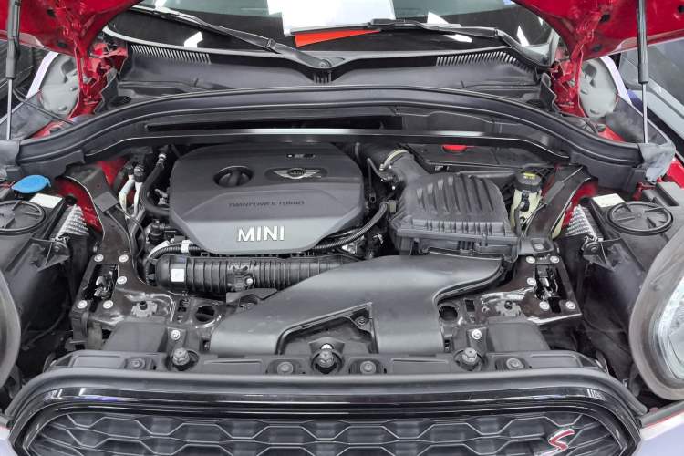 Used MINI Countryman 2017 2.0T COOPER S ALL4 Traveler Engine Bay