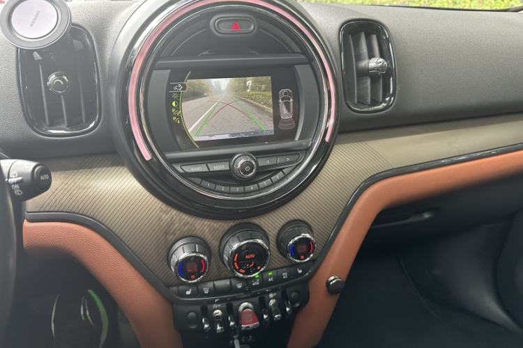 Used MINI Countryman 2017 1.5T COOPER ALL4 Traveler Interior 3