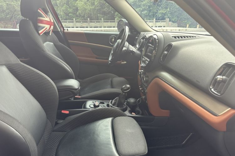 Used MINI Countryman 2017 1.5T COOPER ALL4 Traveler Interior 4