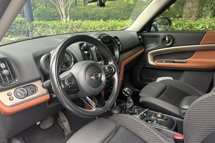 Used MINI Countryman 2017 1.5T COOPER ALL4 Traveler Interior 5