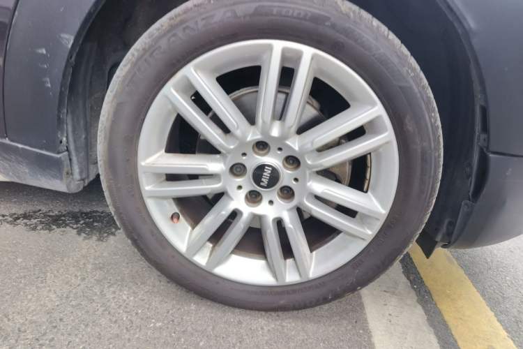 Used MINI Countryman 2017 1.5T COOPER ALL4 Traveler Right Front Wheel Hub