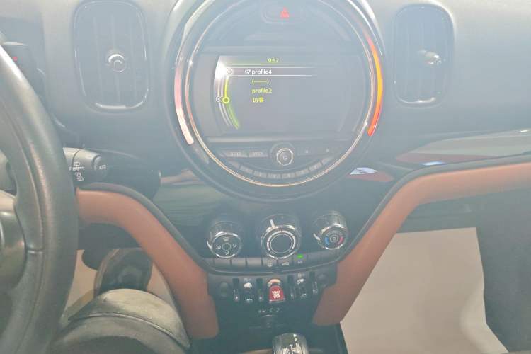 Used MINI Countryman 2017 1.5T COOPER ALL4 Audio And AC Panel