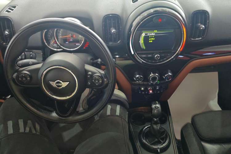 Used MINI Countryman 2017 1.5T COOPER ALL4 Center Console