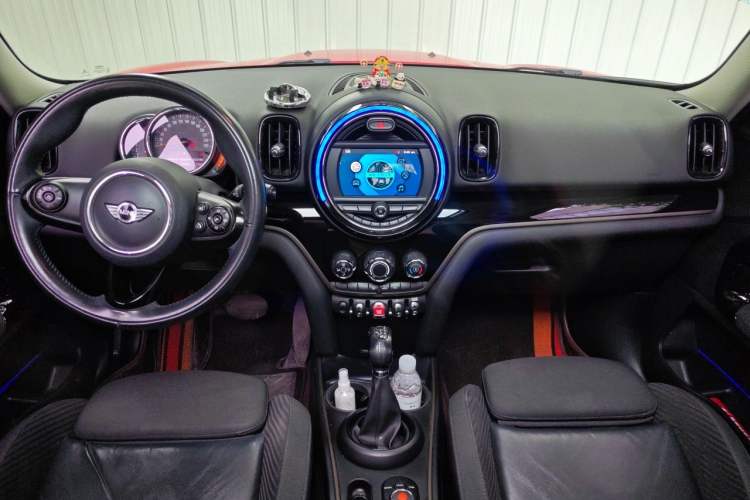 Used MINI Countryman 2017 1.5T COOPER ALL4 Center Console