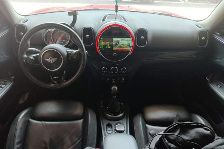 Used MINI Countryman 2017 2.0T COOPER S ALL4 Traveler Center Console