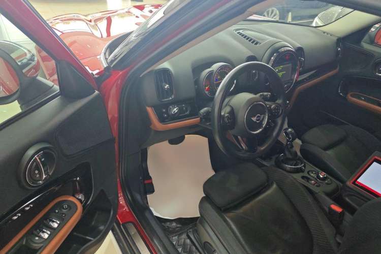 Used MINI Countryman 2017 1.5T COOPER ALL4 Driver Seat