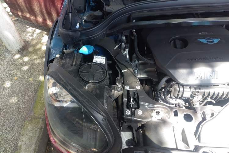 Used MINI Countryman 2017 1.5T COOPER Engine Bay Right