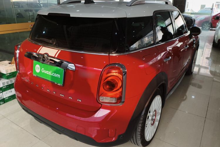 Used MINI Countryman 2017 1.5T COOPER ALL4 Very Holiday Edition Chili Red Exterior 5