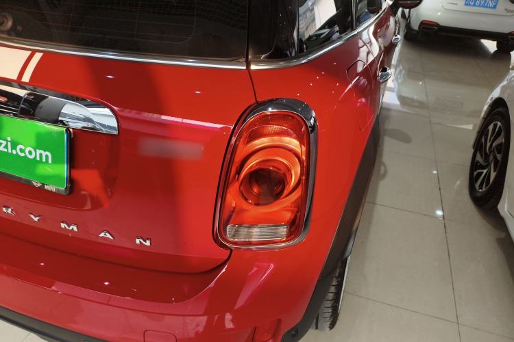 Used MINI Countryman 2017 1.5T COOPER ALL4 Very Holiday Edition Chili Red Exterior 6