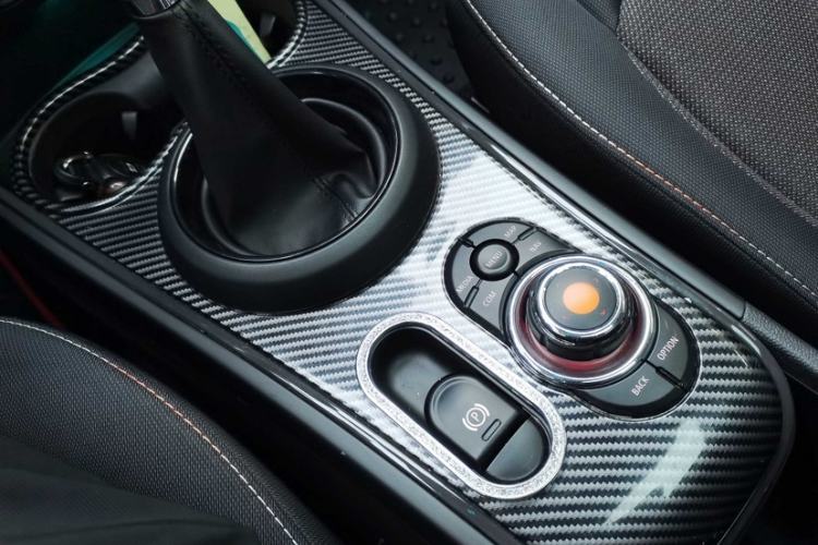Used MINI Countryman 2017 1.5T COOPER Explorer Gear Lever