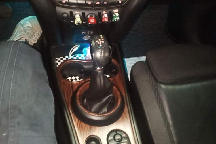Used MINI Countryman 2017 1.5T COOPER ALL4 Gear Lever