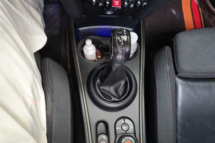 Used MINI Countryman 2017 1.5T COOPER ALL4 Gear Lever