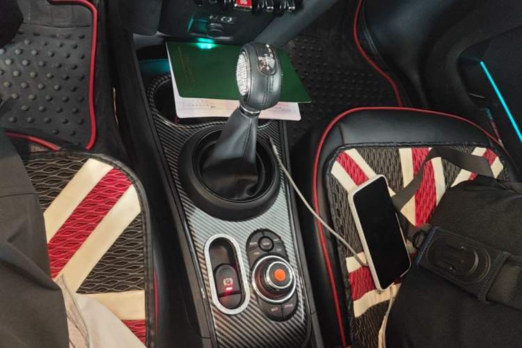 Used MINI Countryman 2017 1.5T COOPER Explorer Gear Lever