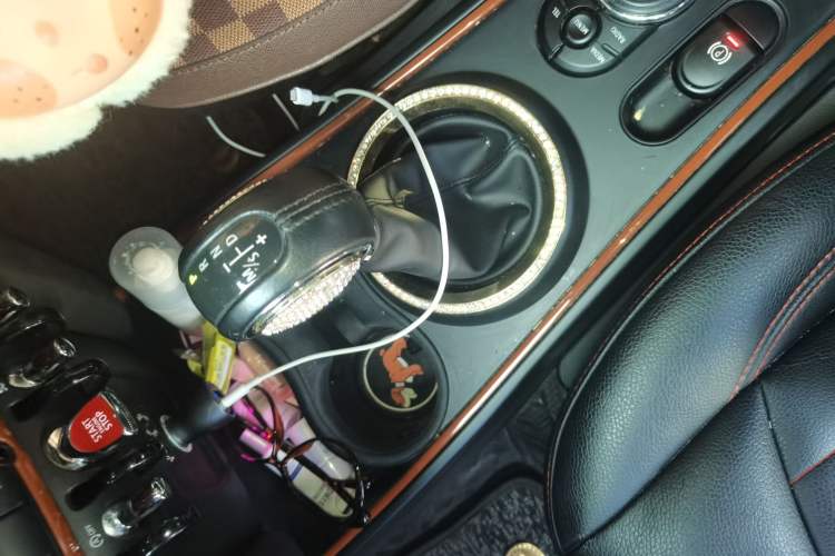 Used MINI Countryman 2017 1.5T COOPER Explorer Gear Lever