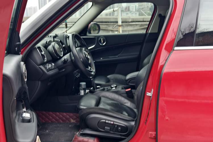 Used MINI Countryman 2017 2.0T COOPER S ALL4 Traveler Interior 1