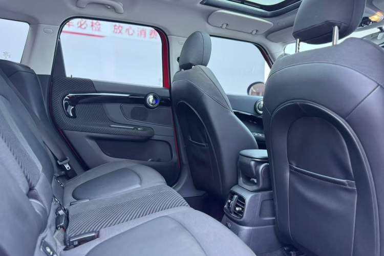 Used MINI Countryman 2017 1.5T COOPER ALL4 Explorer Interior 3