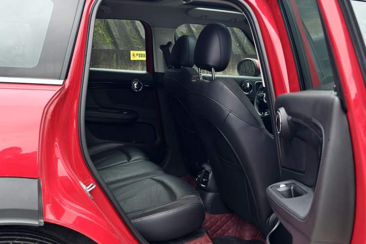 Used MINI Countryman 2017 2.0T COOPER S ALL4 Traveler Interior 3