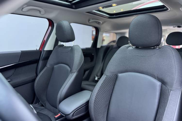 Used MINI Countryman 2017 1.5T COOPER ALL4 Explorer Interior 4