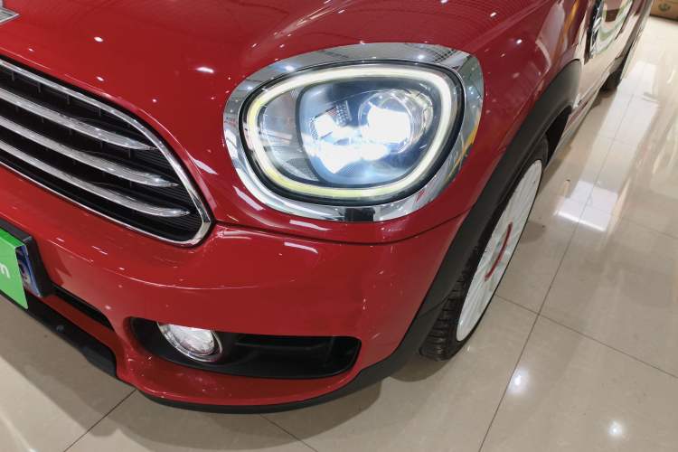 Used MINI Countryman 2017 1.5T COOPER ALL4 Very Holiday Edition Chili Red Left Front Headlight