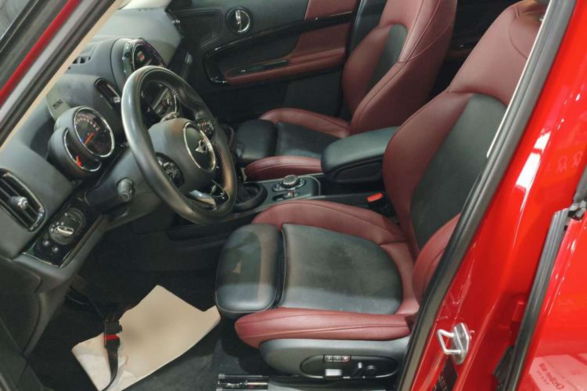 Used MINI Countryman 2017 1.5T COOPER ALL4 Very Holiday Edition Chili Red Left Front Seat