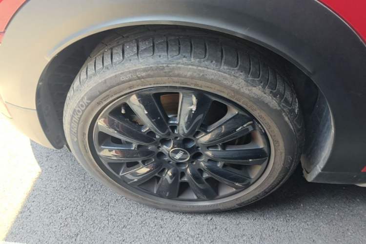 Used MINI Countryman 2017 2.0T COOPER S ALL4 Traveler Left Front Wheel Hub