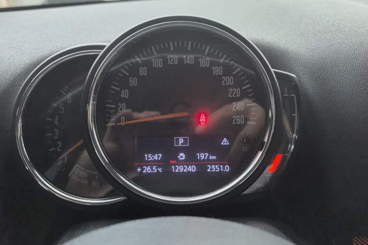 Used MINI Countryman 2017 1.5T COOPER ALL4 Traveler Odometer Close Up