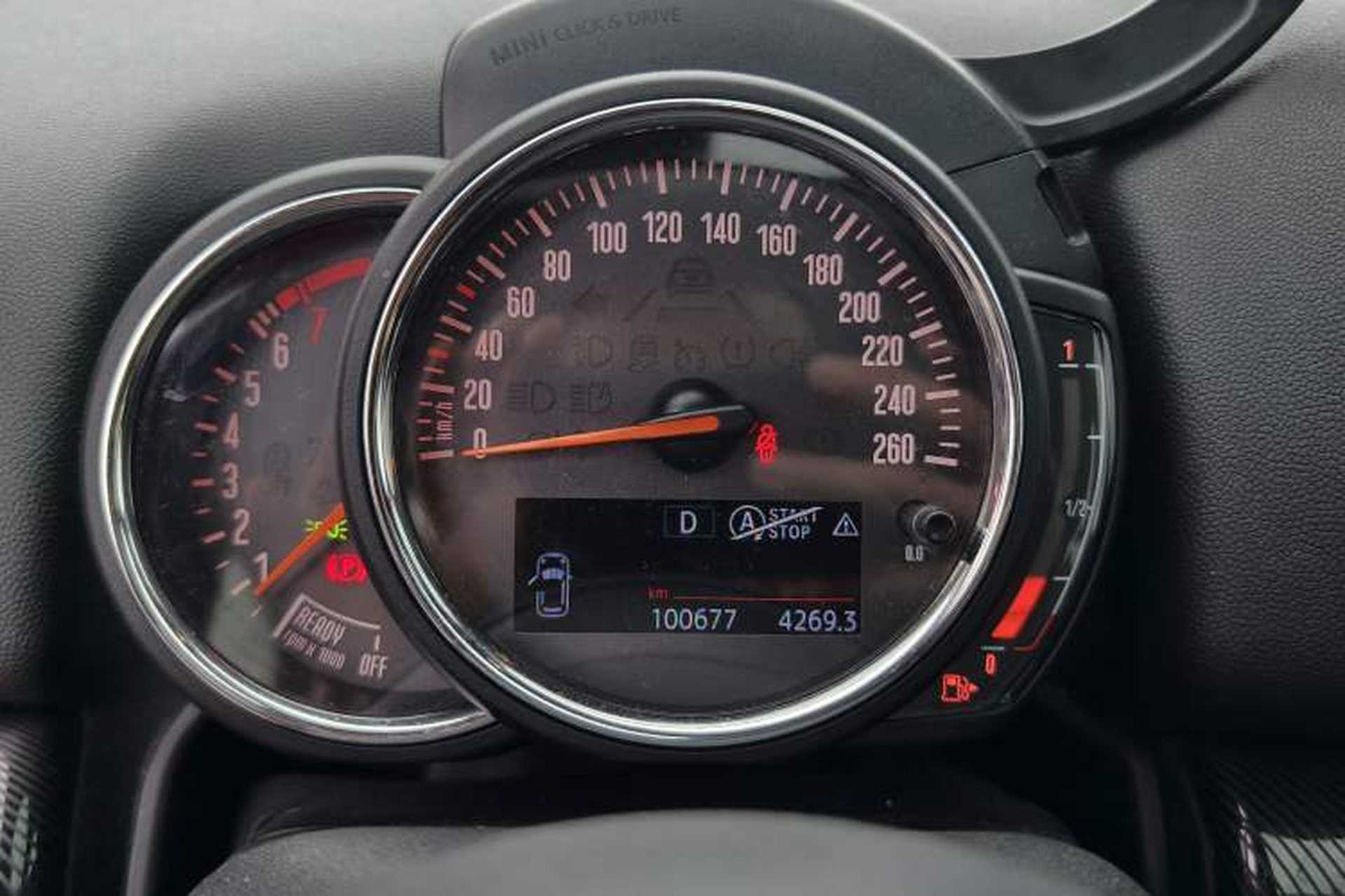 Used MINI Countryman 2017 2.0T COOPER S ALL4 Traveler Odometer Close Up