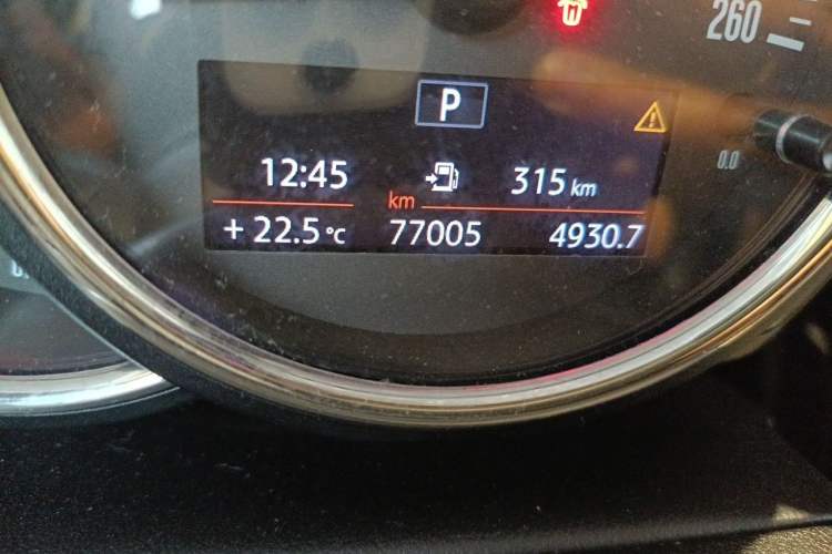 Used MINI Countryman 2017 1.5T COOPER ALL4 Odometer Close Up