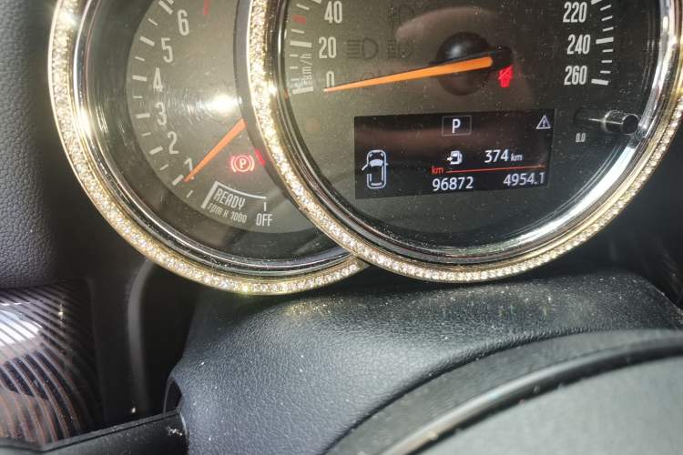 Used MINI Countryman 2017 1.5T COOPER Explorer Odometer Close Up