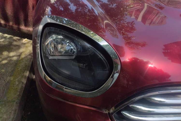 Used MINI Countryman 2017 1.5T COOPER Right Front Headlight