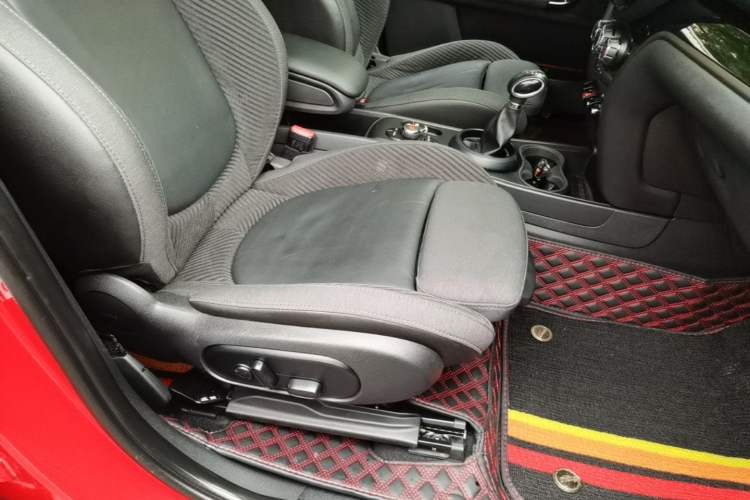Used MINI Countryman 2017 1.5T COOPER ALL4 Right Front Seat