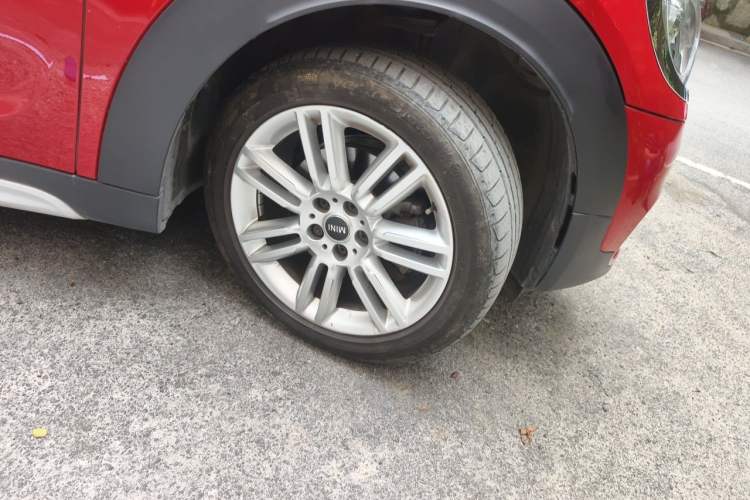 Used MINI Countryman 2017 1.5T COOPER ALL4 Right Front Wheel Hub