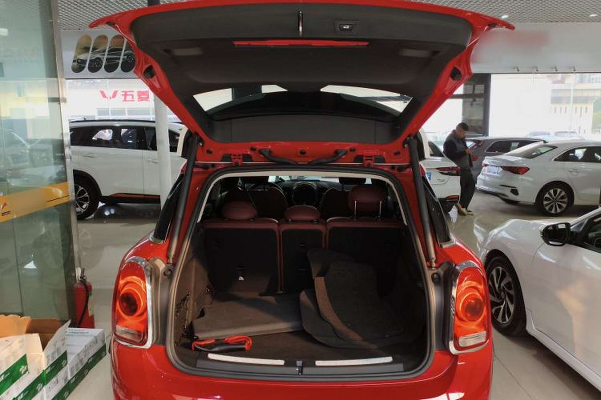Used MINI Countryman 2017 1.5T COOPER ALL4 Very Holiday Edition Chili Red Trunk