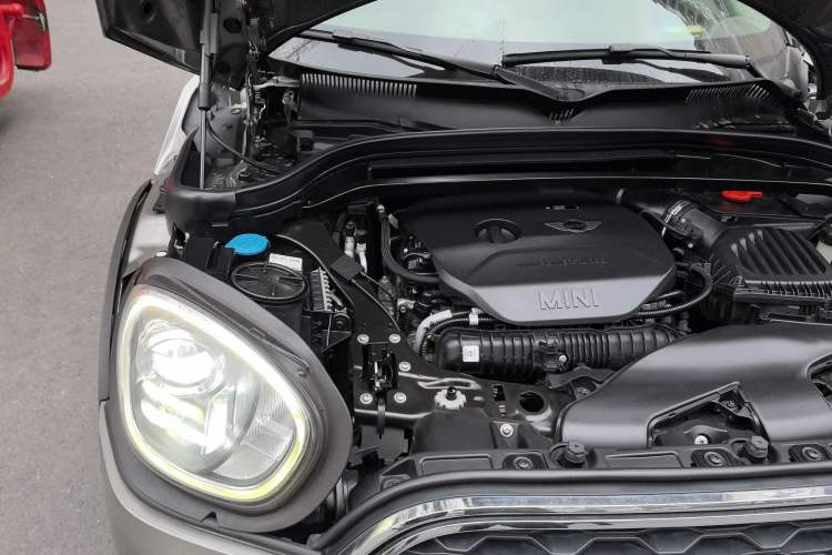 Used MINI Countryman 2017 2.0T COOPER S ALL4 Traveler Engine Bay Right