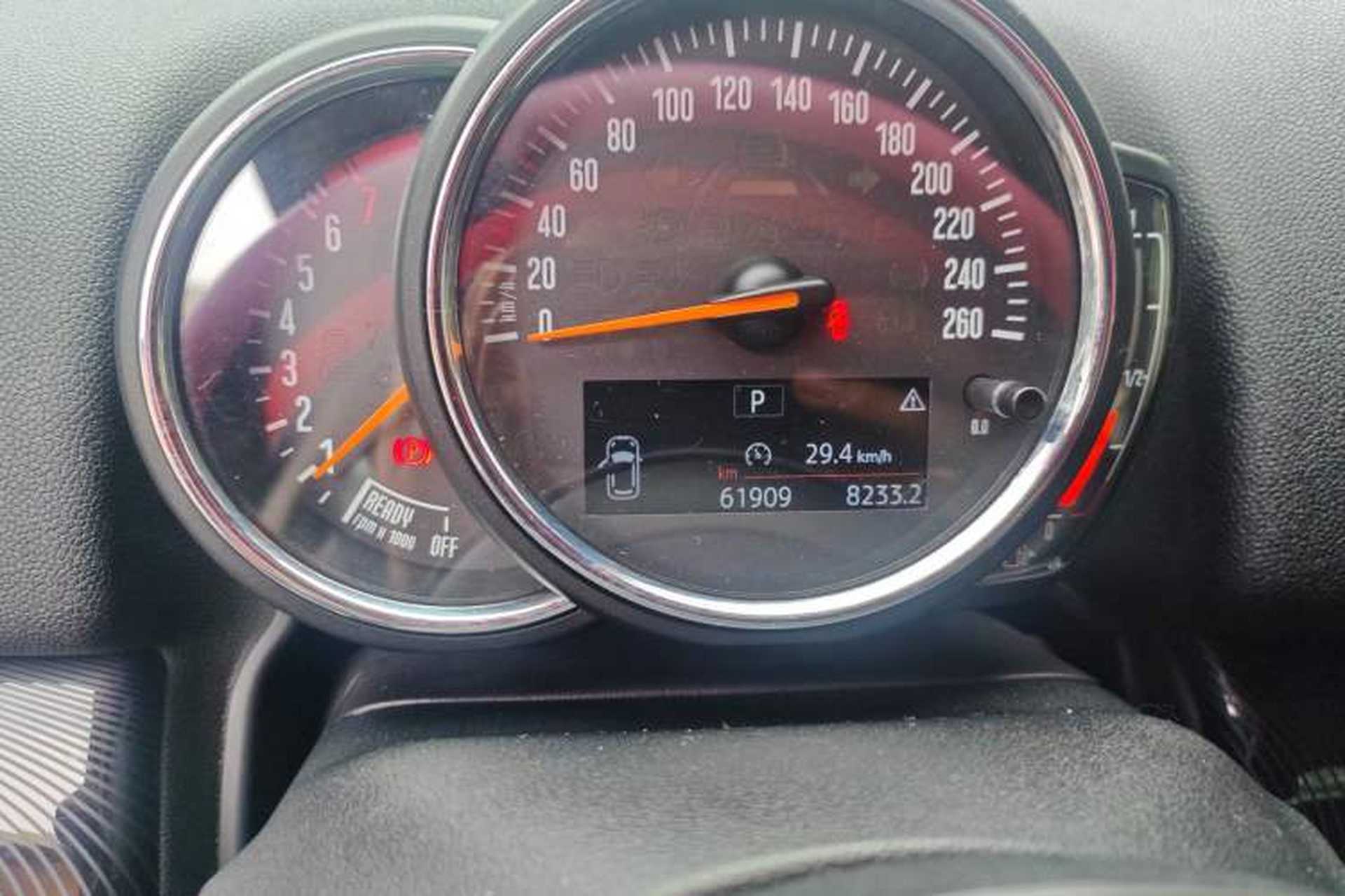 Used MINI Countryman 2017 1.5T COOPER ALL4 Odometer Close Up