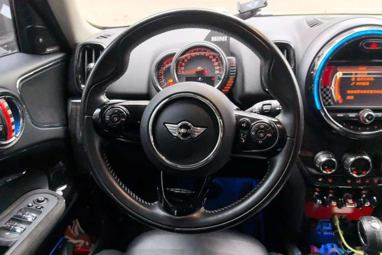 Used MINI Countryman 2017 2.0T COOPER S ALL4 Traveler Steering Wheel