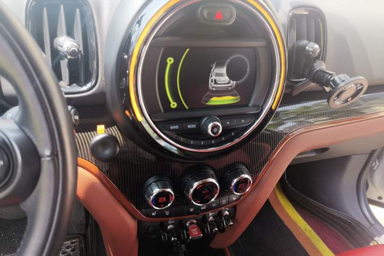 Used MINI Countryman 2017 1.5T COOPER ALL4 Explorer Audio And AC Panel
