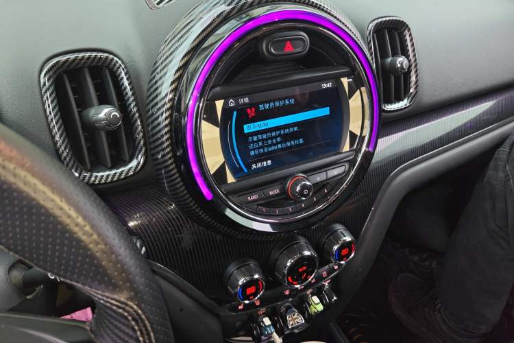 Used MINI Countryman 2017 1.5T COOPER ALL4 Traveler Audio And AC Panel