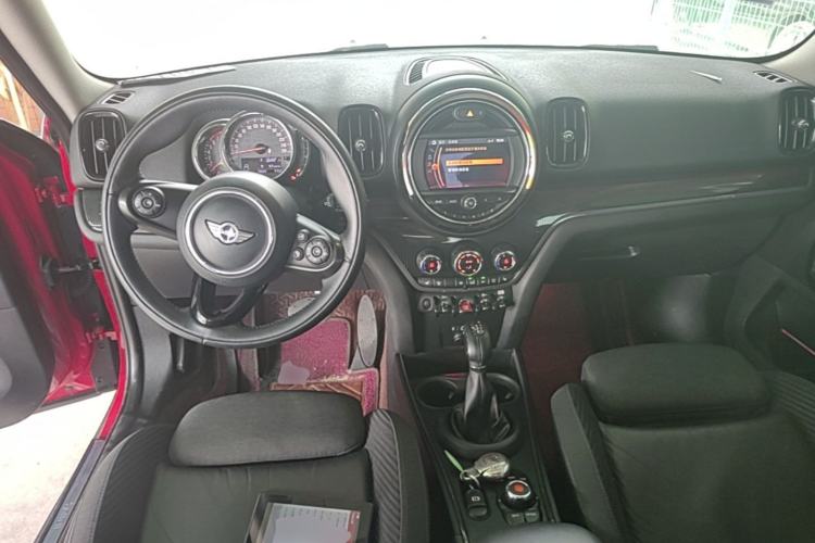 Used MINI Countryman 2017 1.5T COOPER ALL4 Traveler Center Console