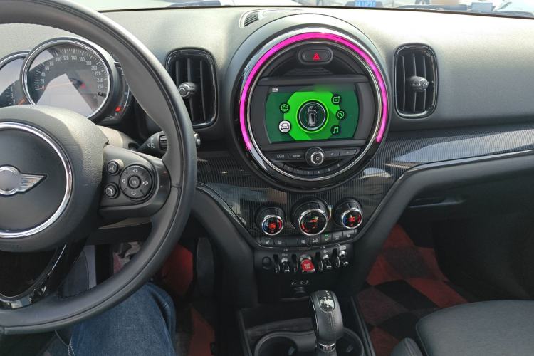 Used MINI Countryman 2017 1.5T COOPER ALL4 Traveler Center Console