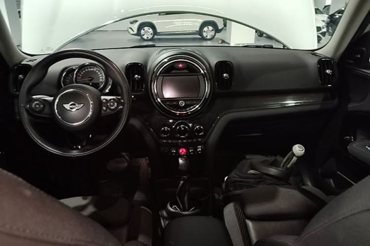 Used MINI Countryman 2017 1.5T COOPER ALL4 Traveler Center Console