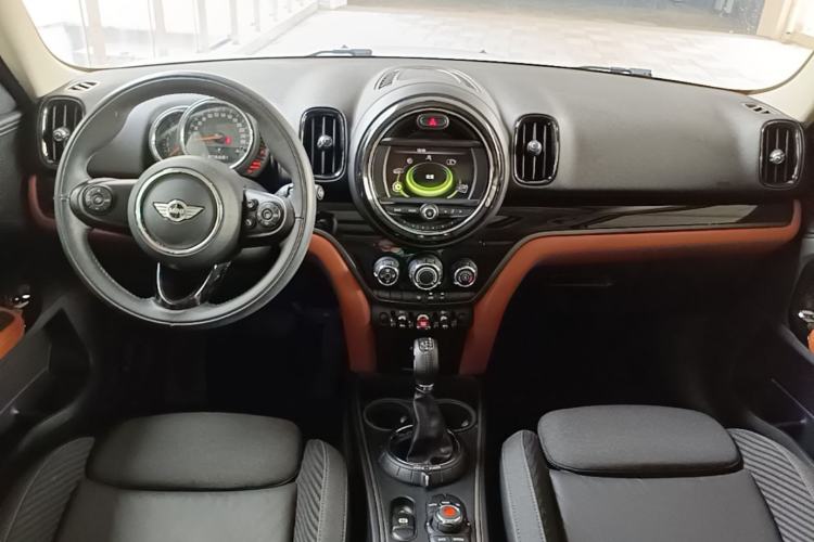 Used MINI Countryman 2017 1.5T COOPER ALL4 Center Console