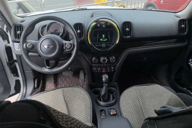 Used MINI Countryman 2017 1.5T COOPER ALL4 Center Console