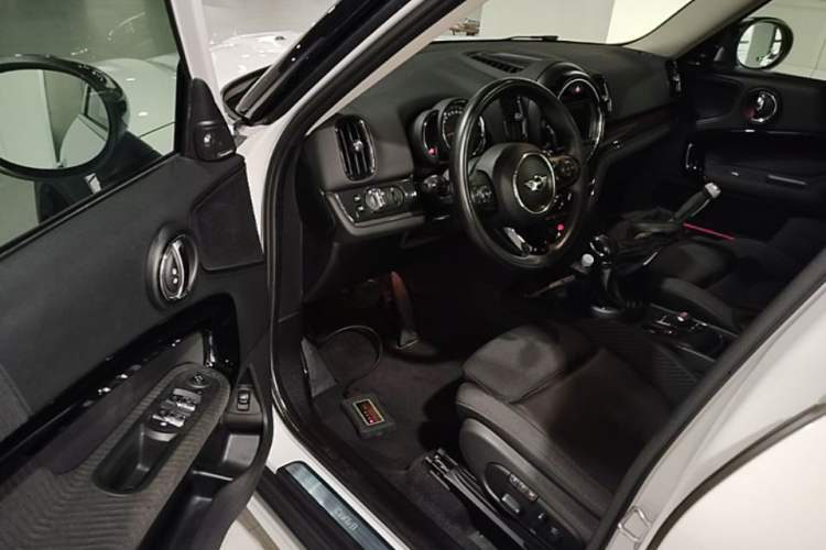 Used MINI Countryman 2017 1.5T COOPER ALL4 Traveler Driver Seat